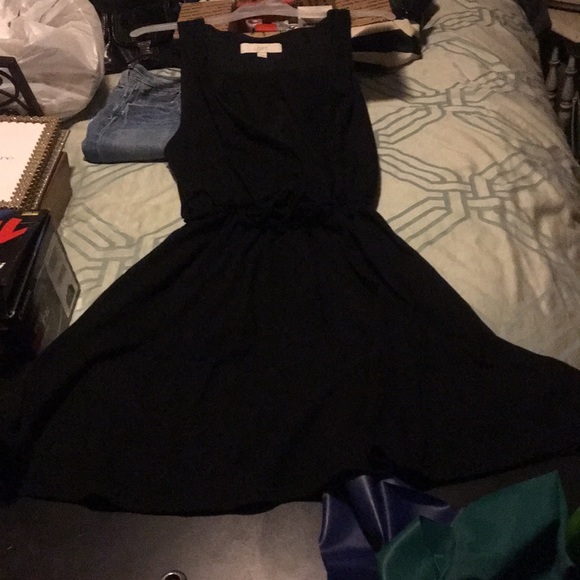 Loft NWOT M black v neck dress - Picture 3 of 7